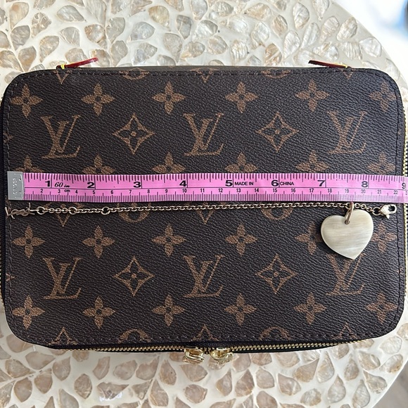 🤍✨YVES SAINT LAURENT Heart Charm Bracelet - Picture 6 of 6